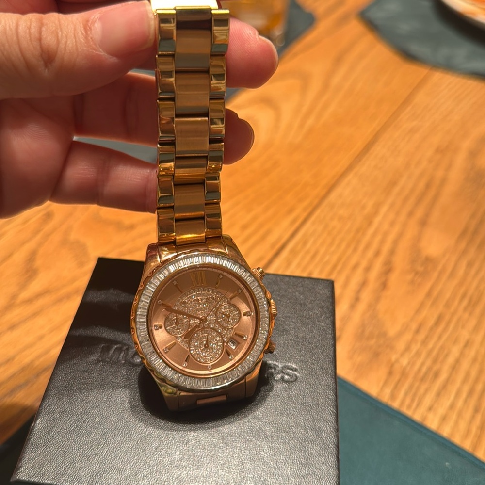 Slightly used Michael kors women’s watch model mk-5811